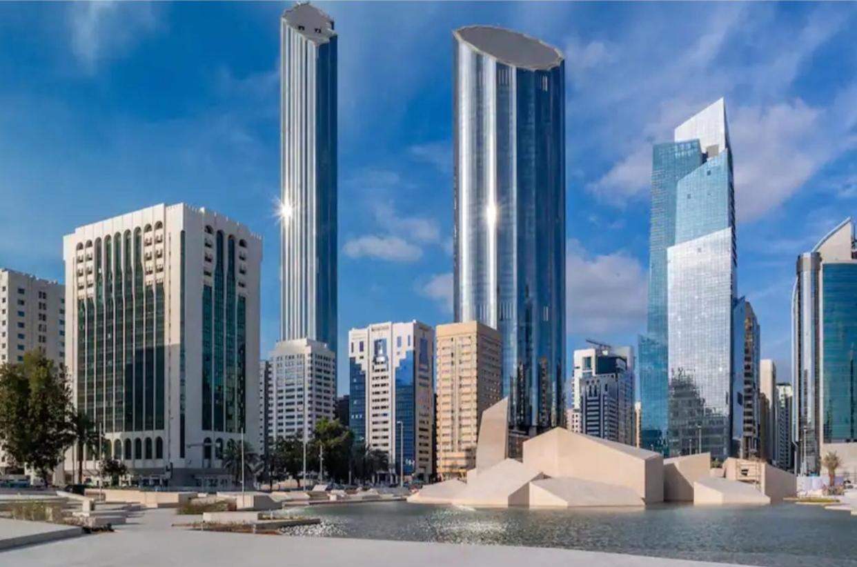 Corniche Street - New Suave *