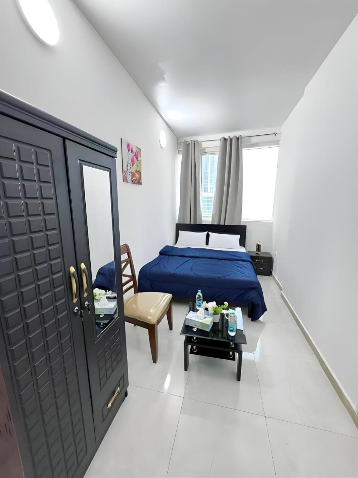 Corniche Street - New Suave Hostel