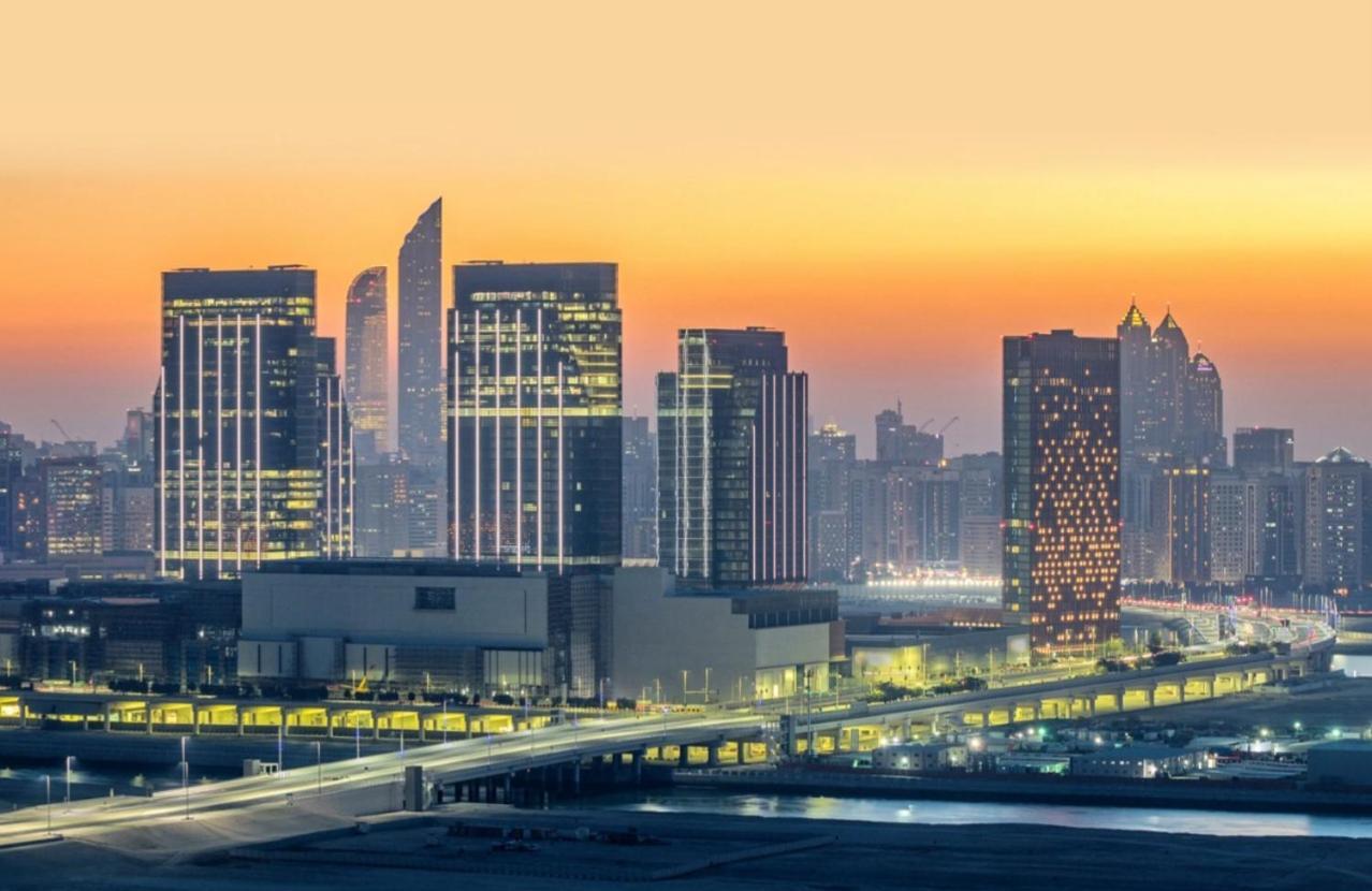 Corniche Street - New Suave Hostel *