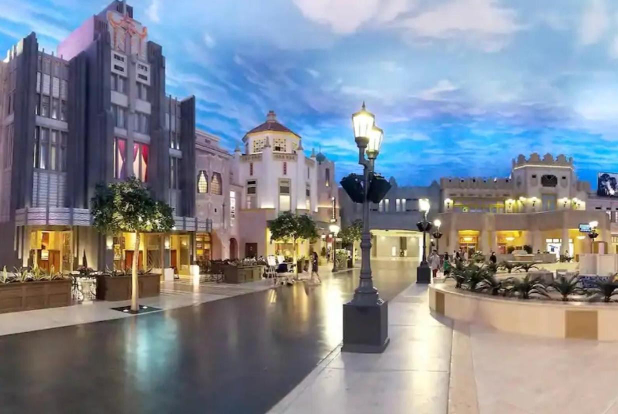 Corniche Street - New Suave Hostel Abu Dhabi
